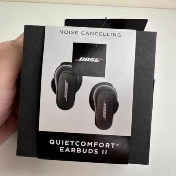 Bose QuietComfort Wireless Earbuds II - Picture 1 of 6